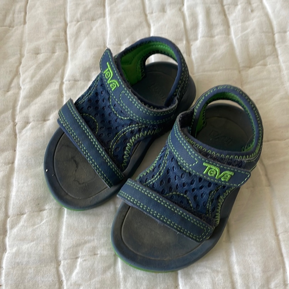 Teva sandals, toddler sz 6